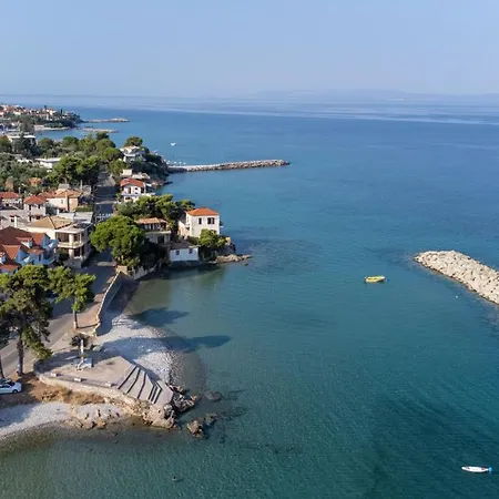 Kamari Apartments Seafront Kalamata Exterior photo