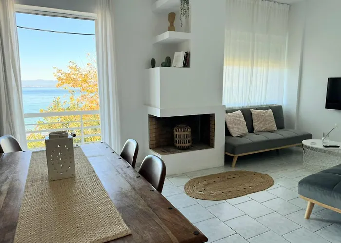 Kamari Apartments Seafront