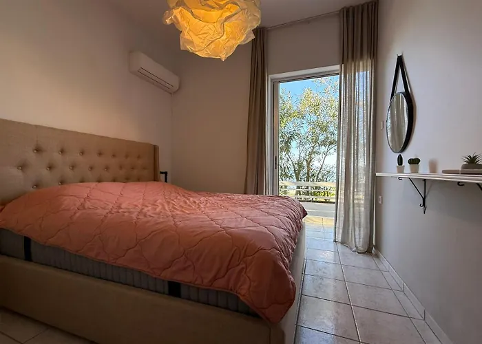 Kamari Apartments Seafront