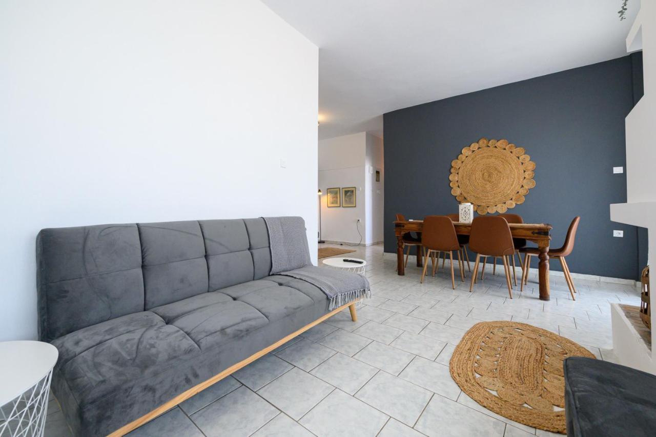 Apartment Kamari Seafront *