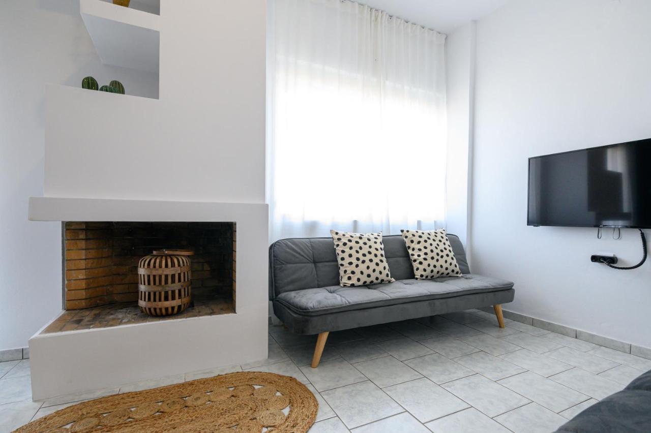 Apartment Kamari Seafront *
