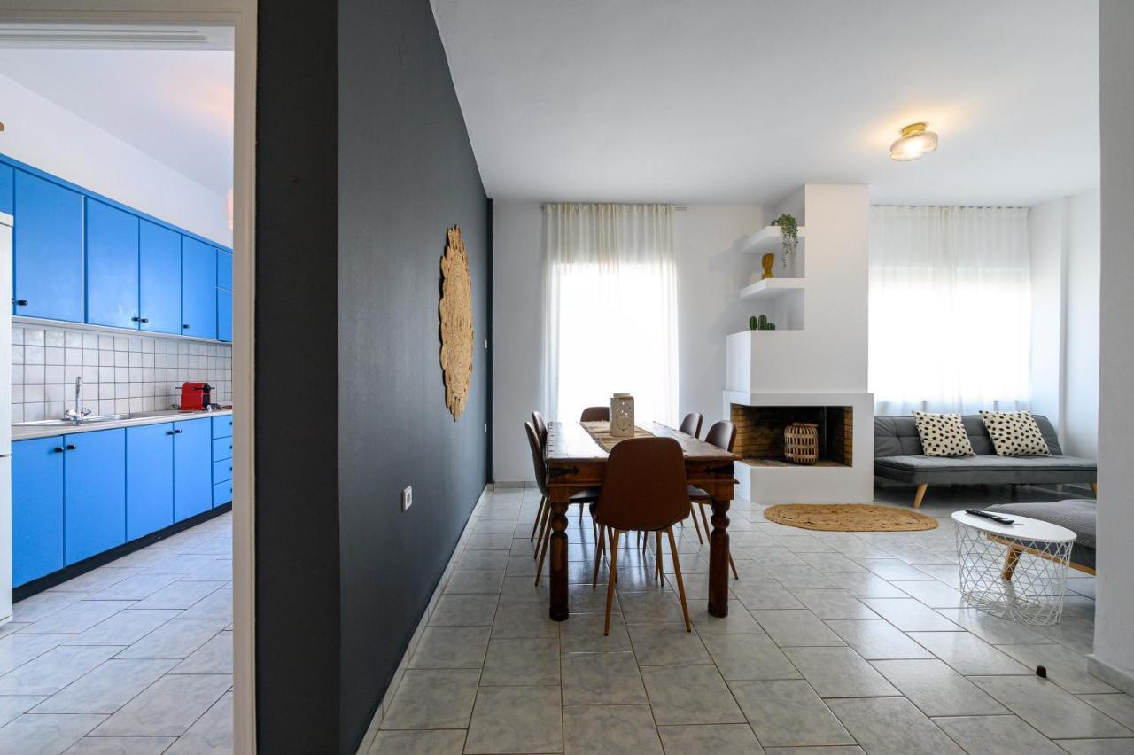 Apartment Kamari Seafront *