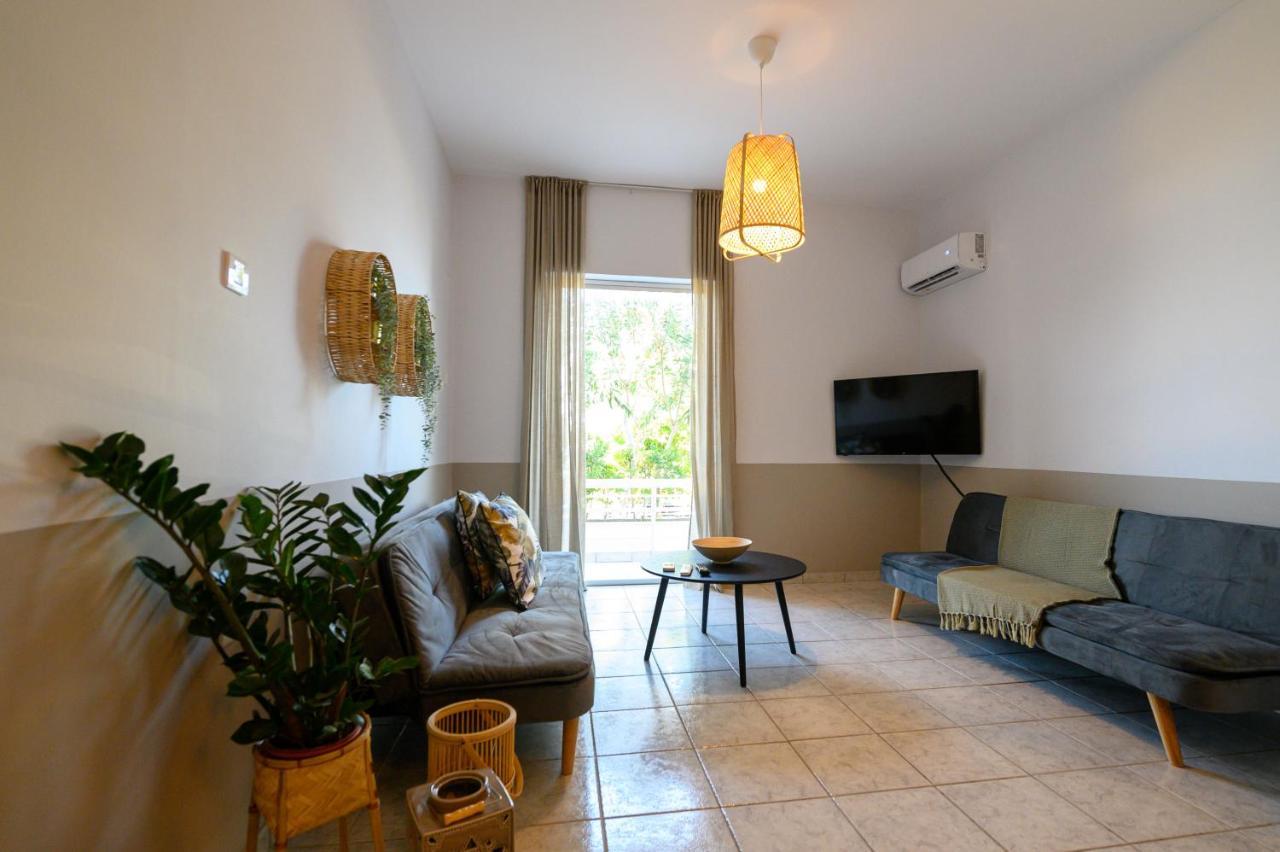 Apartment Kamari Seafront *
