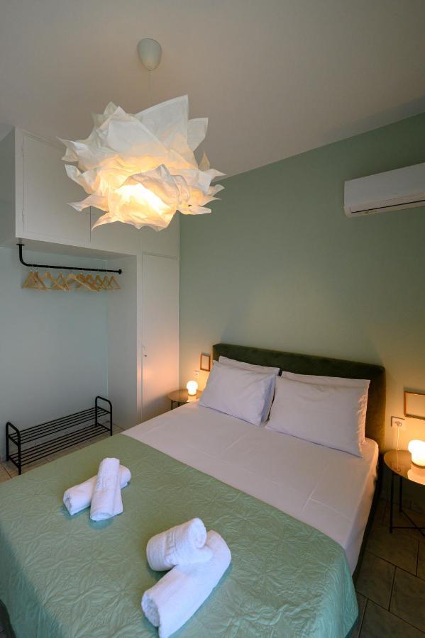 Kamari Seafront Apartment *
